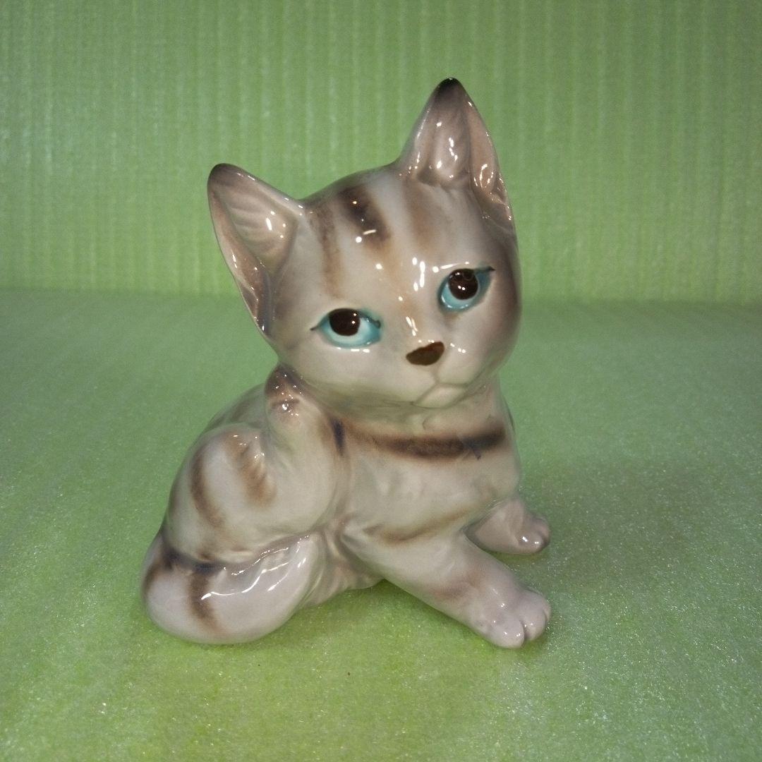 アンティークな猫の置物　サバトラ？　アメリカンショートヘア？