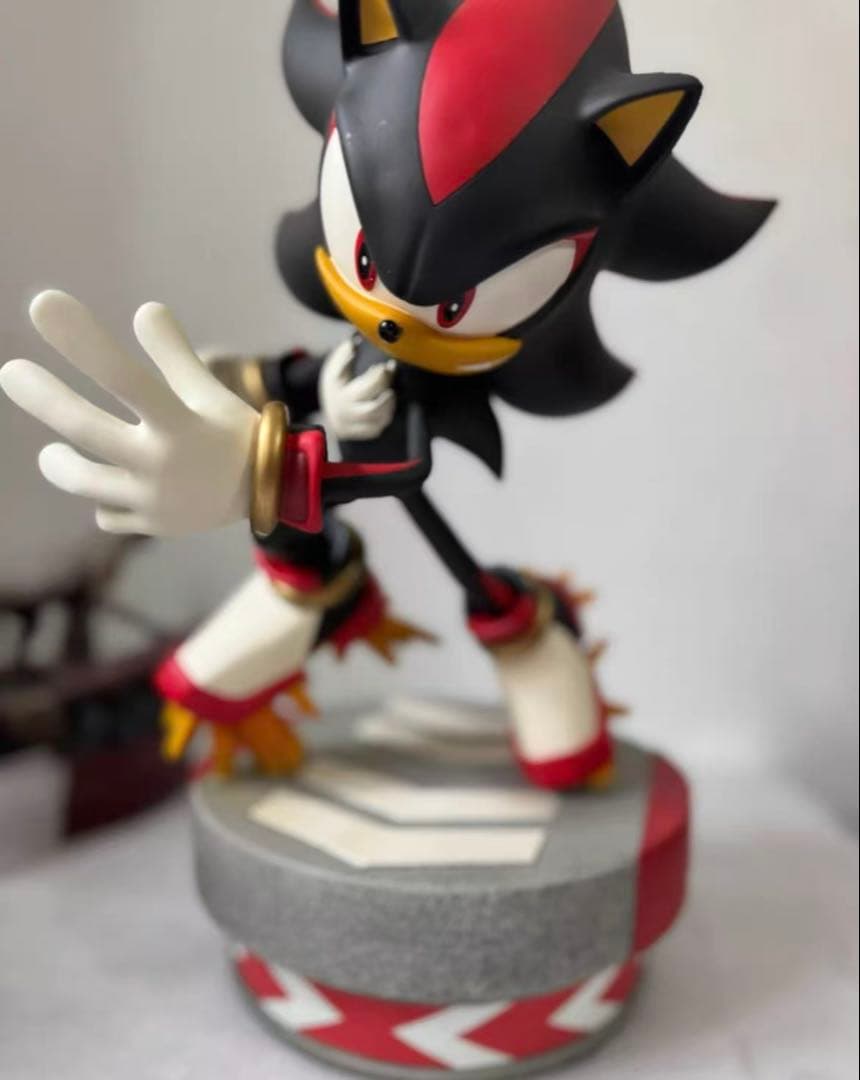 ソニック・ザ・ヘッジホッグ F4Fシャドウ·ザ·ヘッジホッグスタチューフィギュア