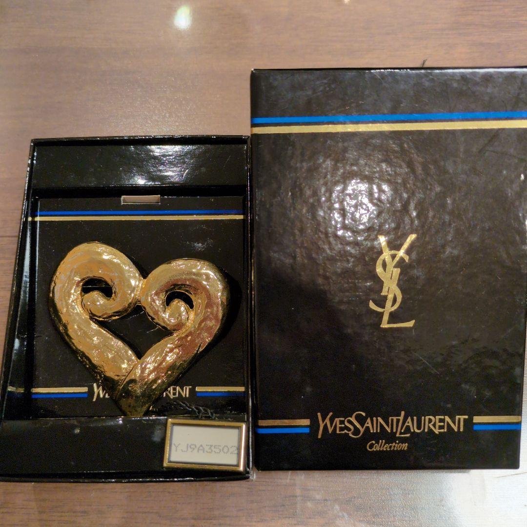 Yves Saint Laurent ハート型ブローチ