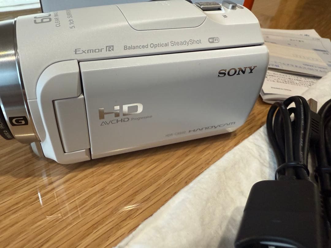 SONY ソニー HDR-CX680　白色