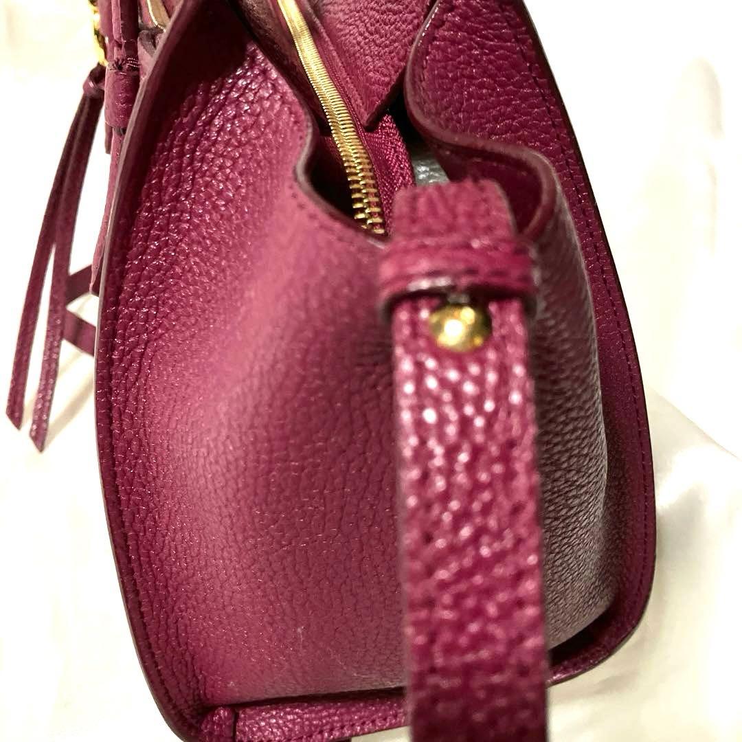 フェラガモ　イタリアンレザーハンドバッグ（バーガンディ）