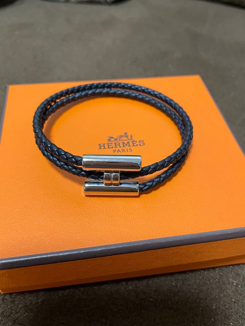 HERMES ブラックレザー ブレスレット
