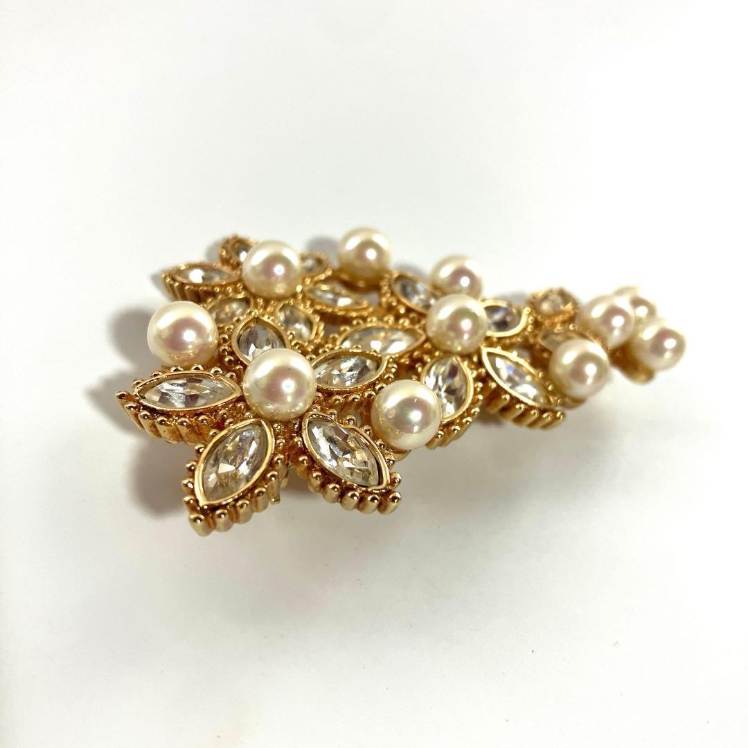 Christian Dior フラワーブローチ