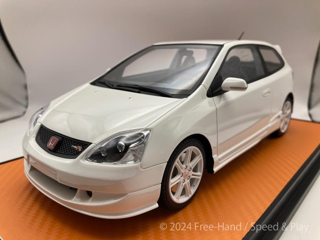 HONDA CIVIC Type R(2004)1:18 レジンカー　限定モデル