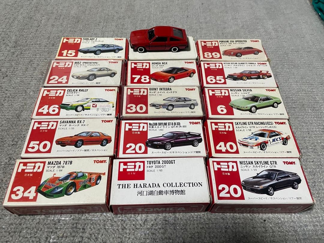 当時の赤、青、黒箱トミカ超大量ほぼ全てミニカーは美品状態82台くらいあります‼︎