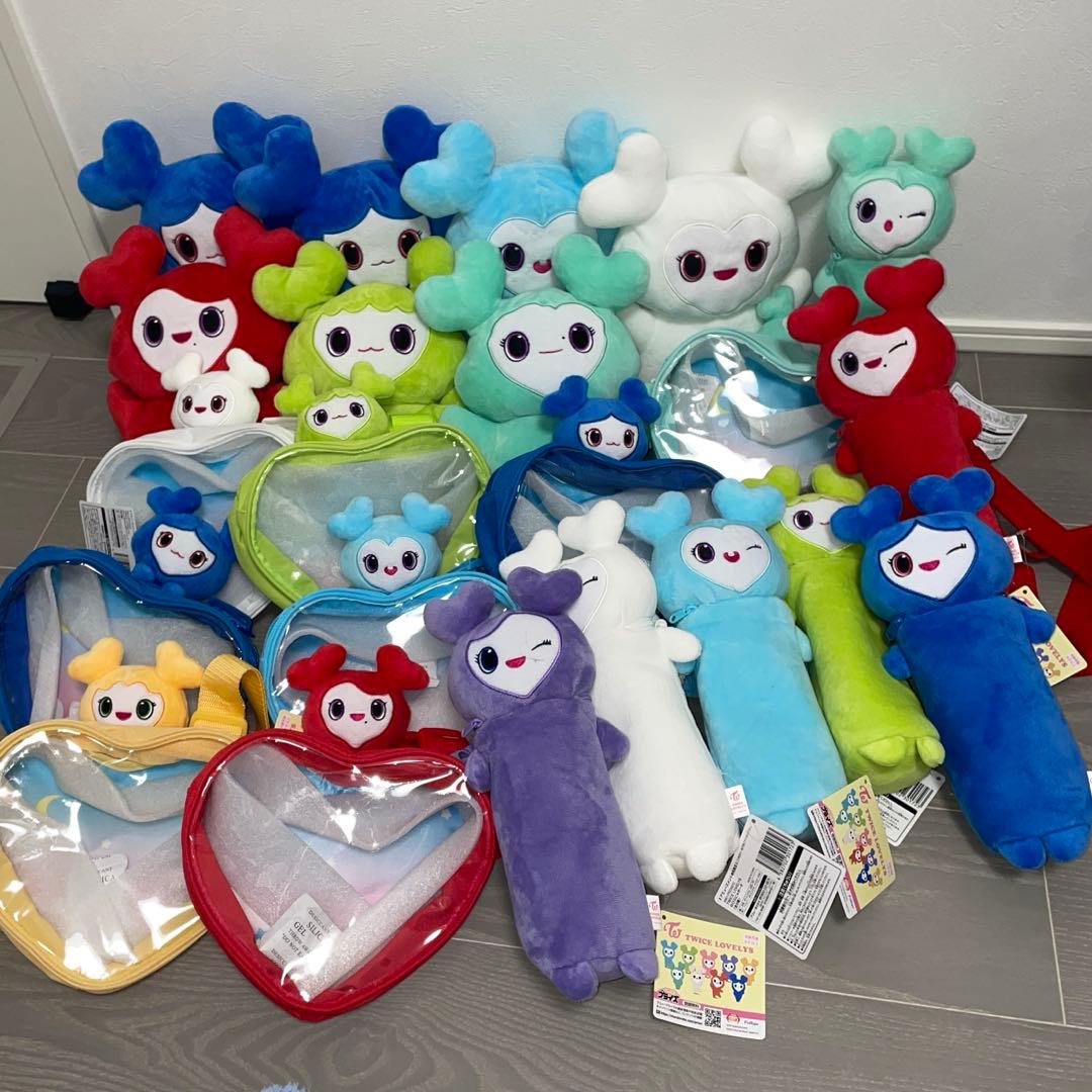 TWICELOVELYSぴょこきゅんバッグ ・のびふにゃポーチ他22点GIGO