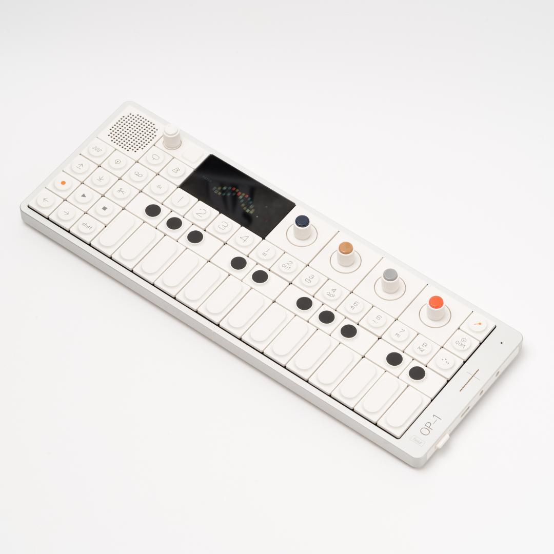 鍵盤楽器 teenage engineering OP-1 field