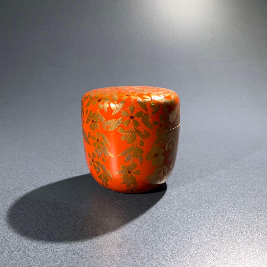 【茶道具】枝垂れ桜蒔絵　棗　朱漆　螺鈿　都作　6R0897