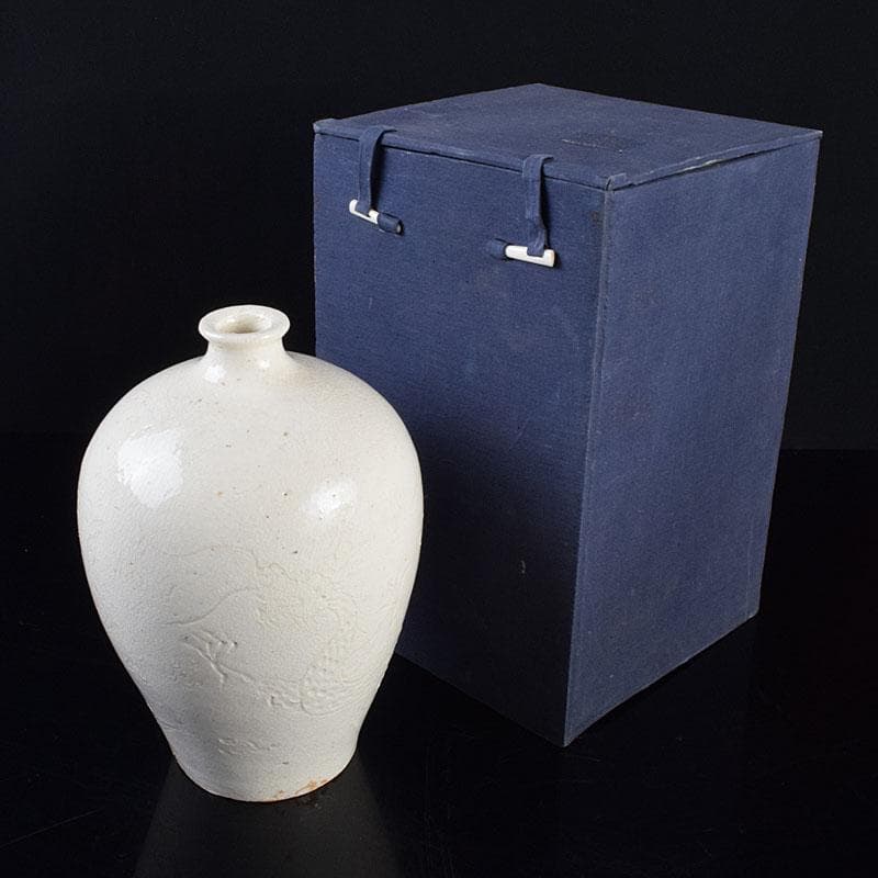 中国　定窯　白磁　刻神獣文　梅瓶　C　R9370