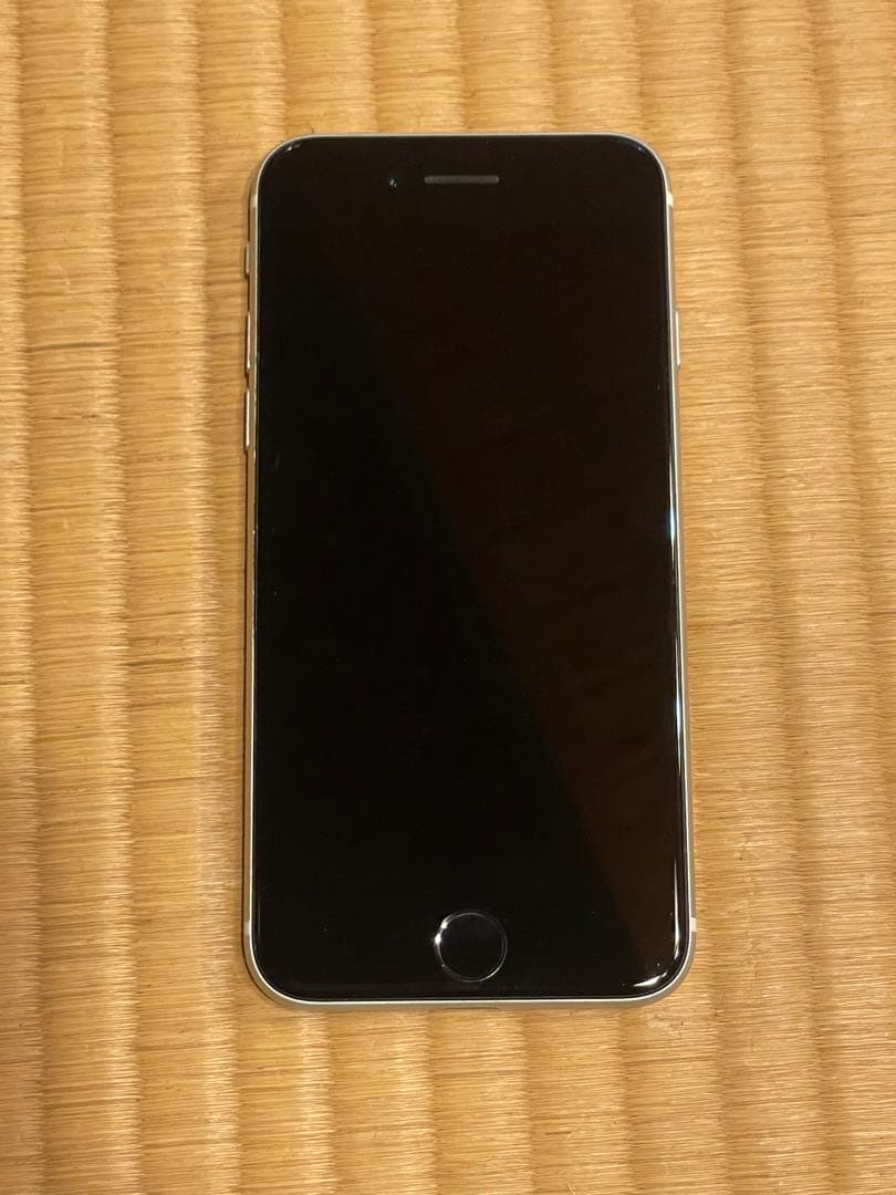 【ジャンク品】　iPhone se 第二世代　ホワイト　バッテリー残量78%