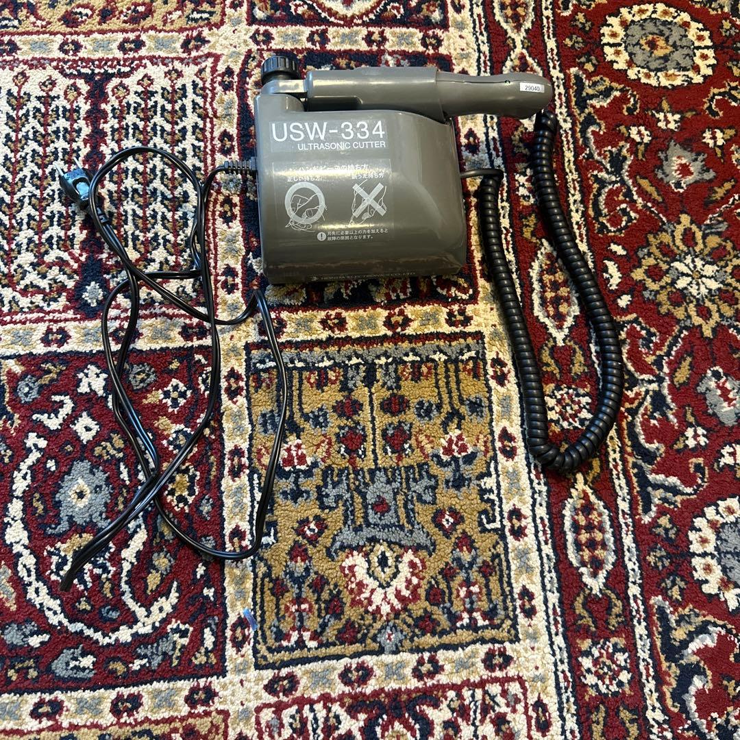 超音波小型カッター USW-334 (本多電子株式会社製)
