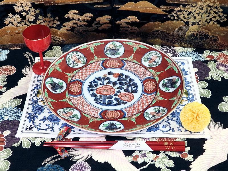 大聖寺伊万里　金襴手　丸紋に花鳥紋　牡丹の図　８寸皿　F123AS-CTd