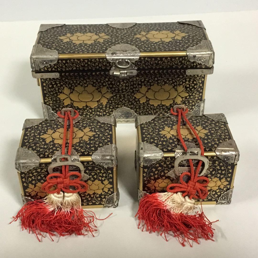 古い雛道具◆御三ツ揃◆木製 蒔絵 唐草 漆器 雛人形 骨董 ドールハウス