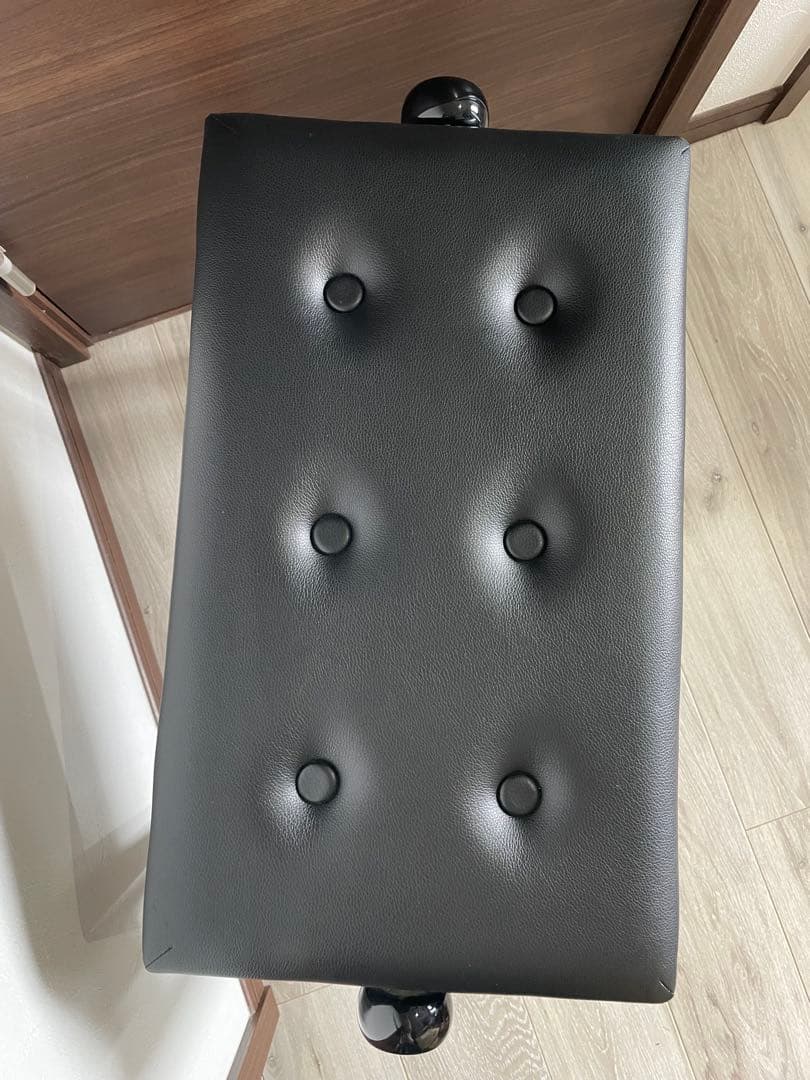 中古良品.６つボタン.ピアノ椅子