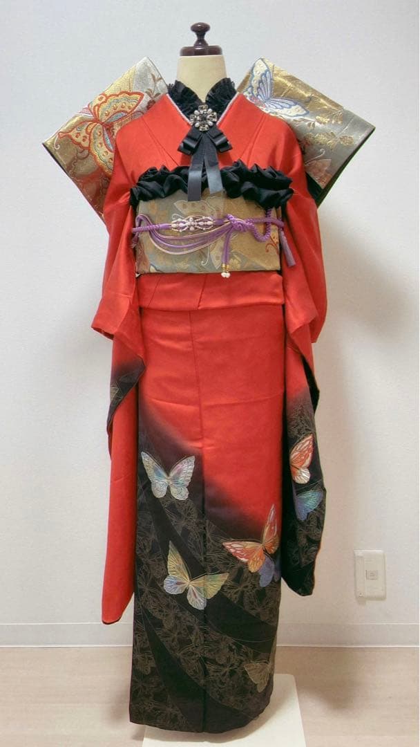 美品　蝶 金銀彩 染分け 赤 正絹 秀品 振袖7点セット　振袖セット　成人式