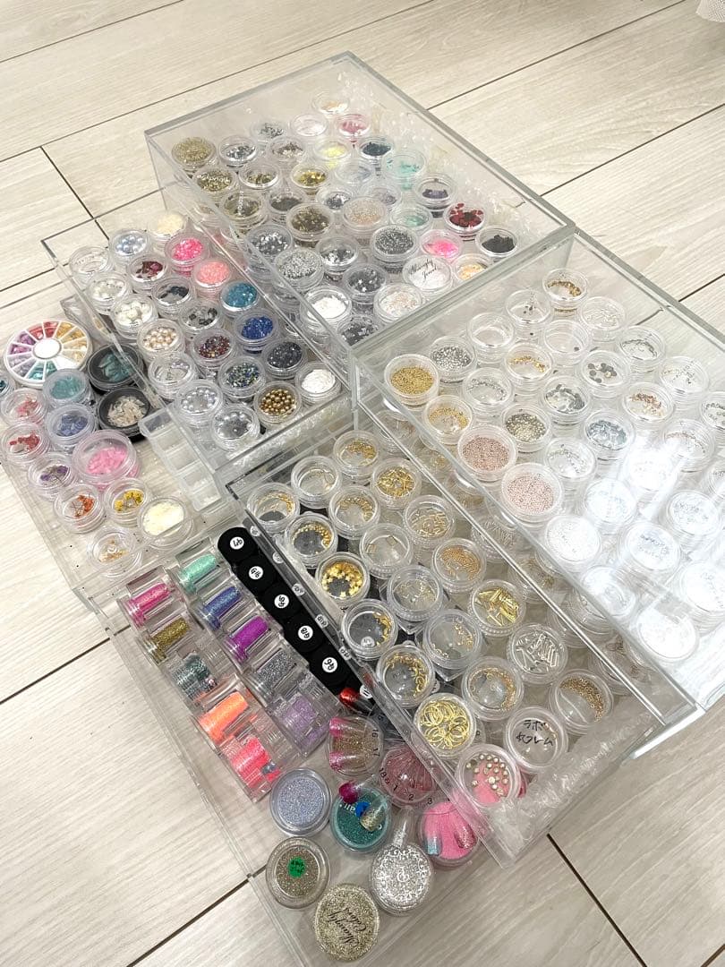 ネイルアート用品まとめ売り　ジェルネイル　ラメ　ホロ　メタル　パーツ