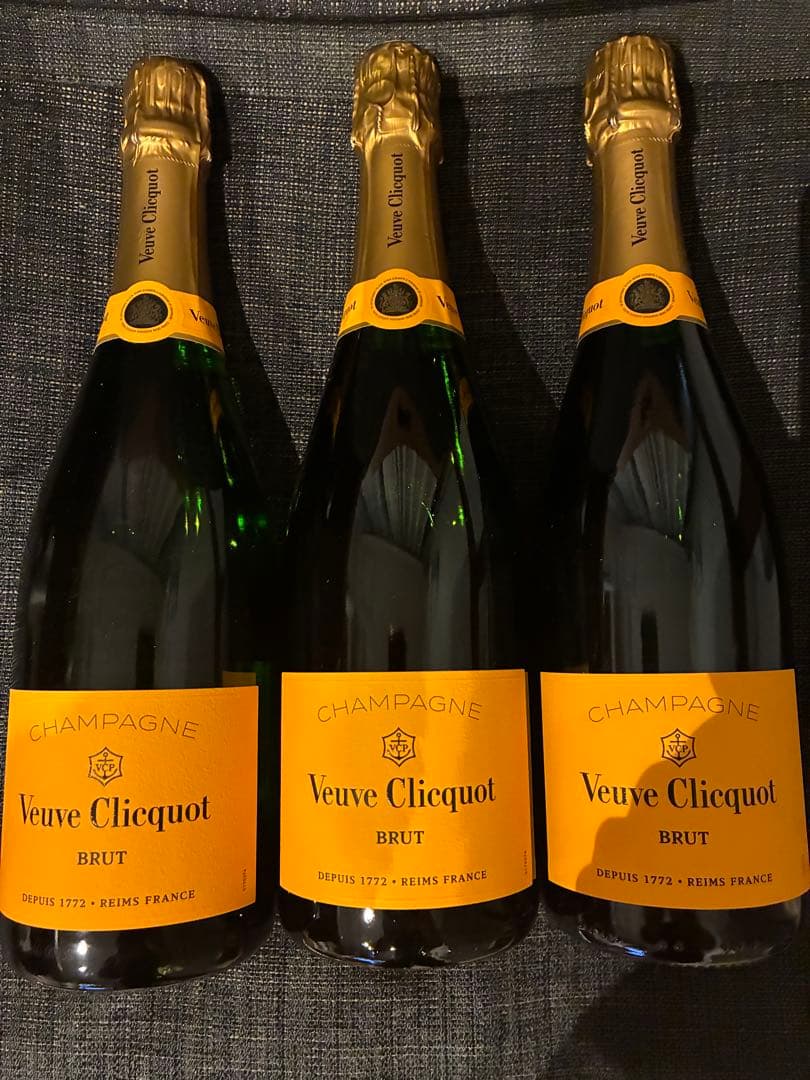 ヴーヴクリコ　イエローラベル　３本