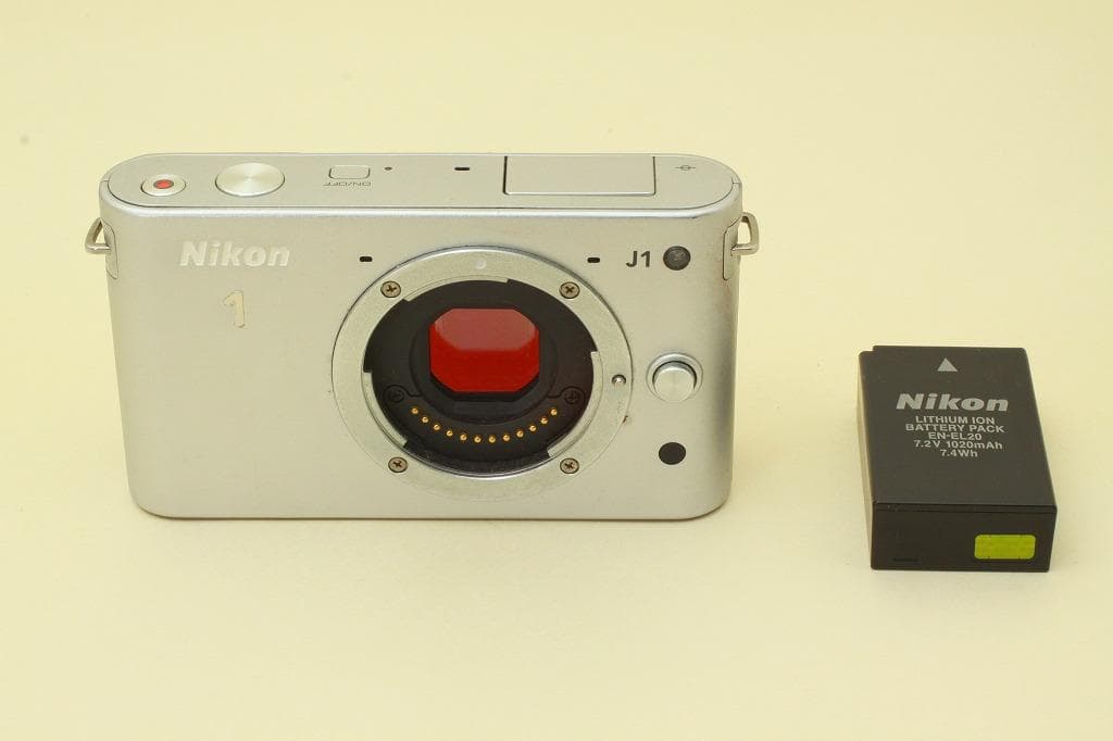 【美品】NIKON　ニコン　デジタルカメラ　1　J1　レンズ無し