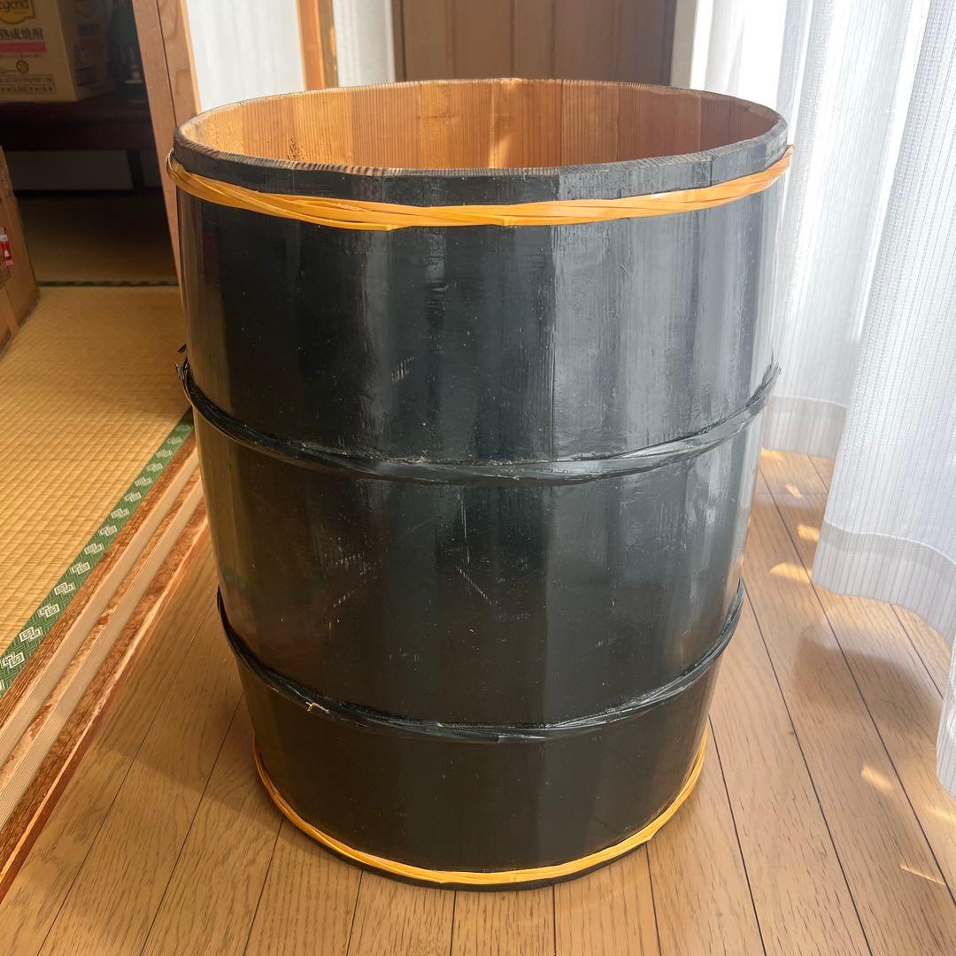 担ぎ桶和太鼓（胴のみ）