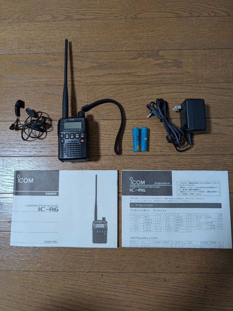 R*D様 Icom IC-R6 受信機 本体と付属品