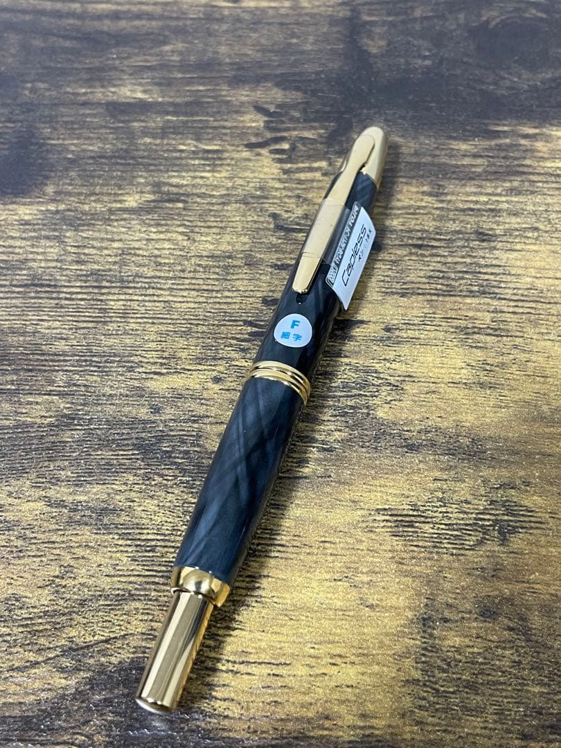 未使用　タグ付　ブラック　マーブル　18k F キャップレス　万年筆　パイロット