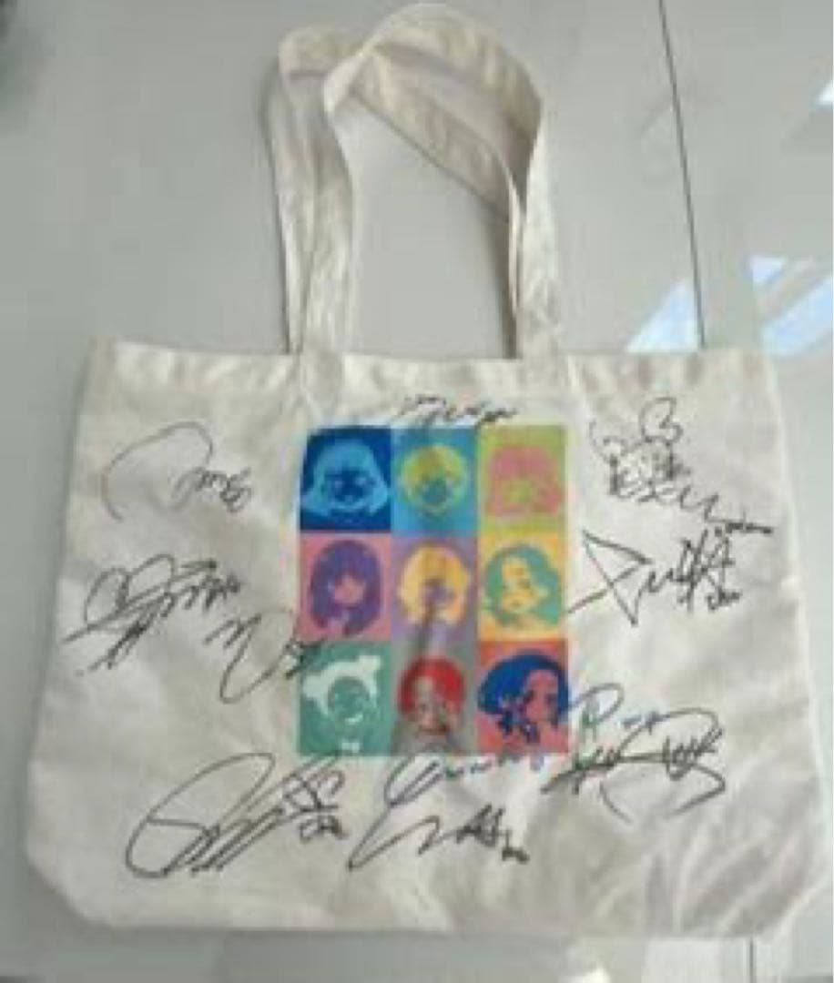 TWICEメンバーサイン入りトートバッグ