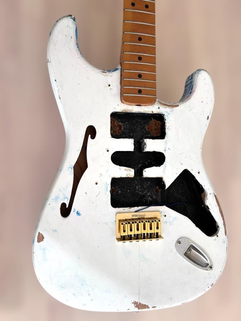 ストラトタイプ・ハードテイル・エレキギター・ボディとネックのジャンクセット