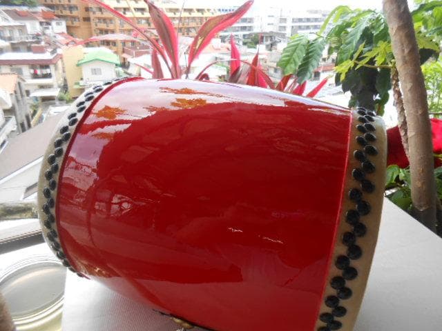 新品未使用(送料無料)17.980円Nエイサー小太鼓24cm*31cm 撥付黄牛