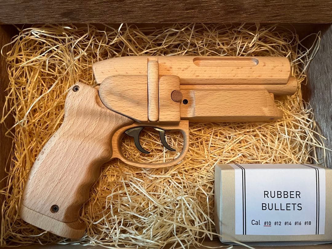 ブレードランナー　デッカードブラスター　木製ゴム鉄砲