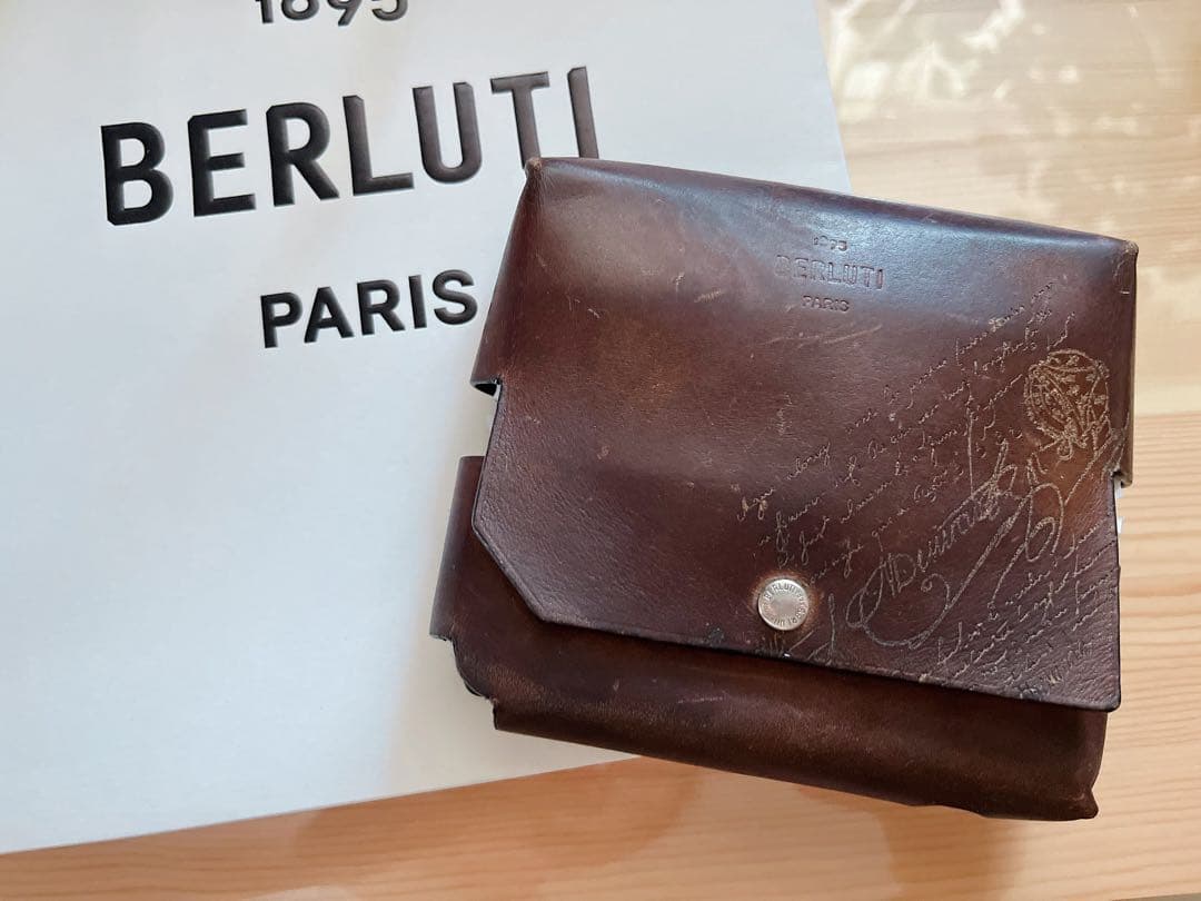 ベルルッティのヴェネチアスクリットスワイプレザー iCOSケースシガレットケース