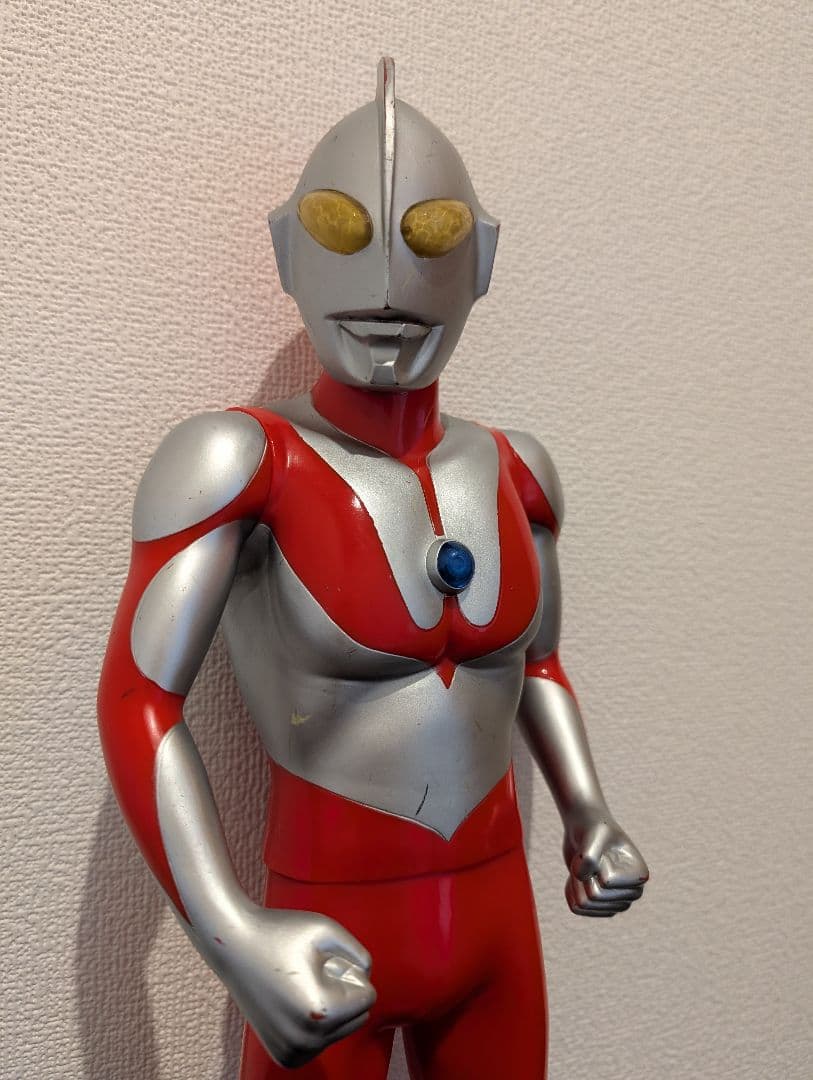 平成生まれの高さ46cmの初代ウルトラマン フィギュア