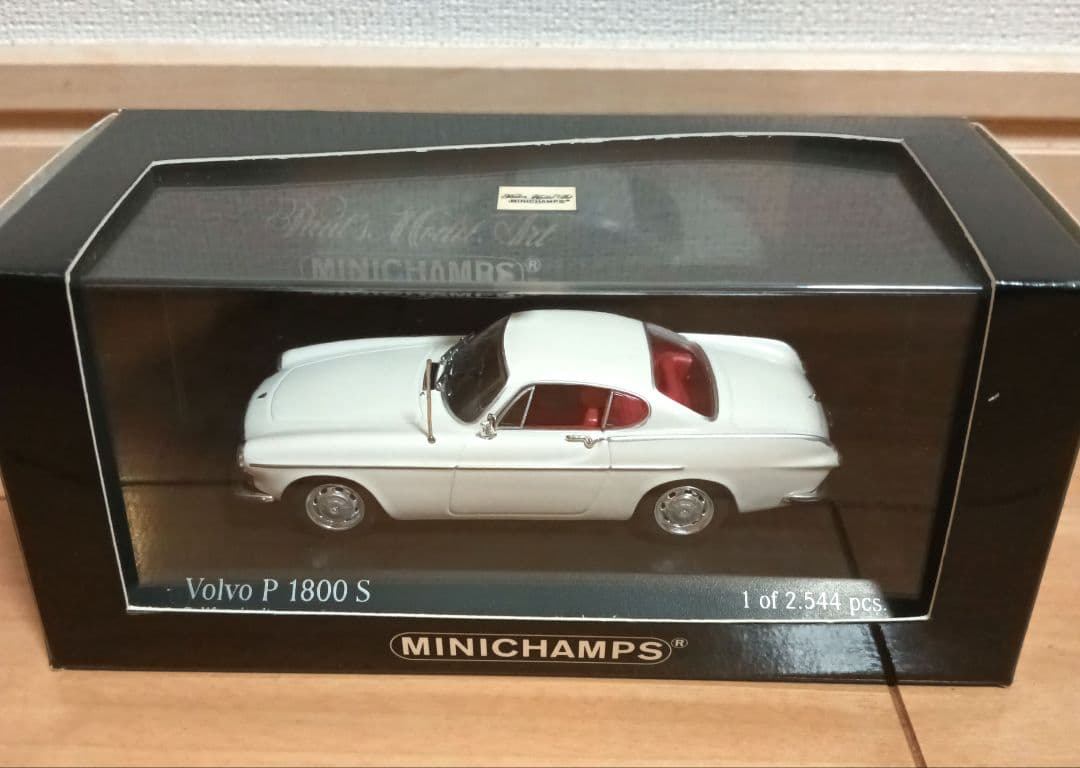 MINICHAMPS✪Volvo P 1800 S ホワイト
