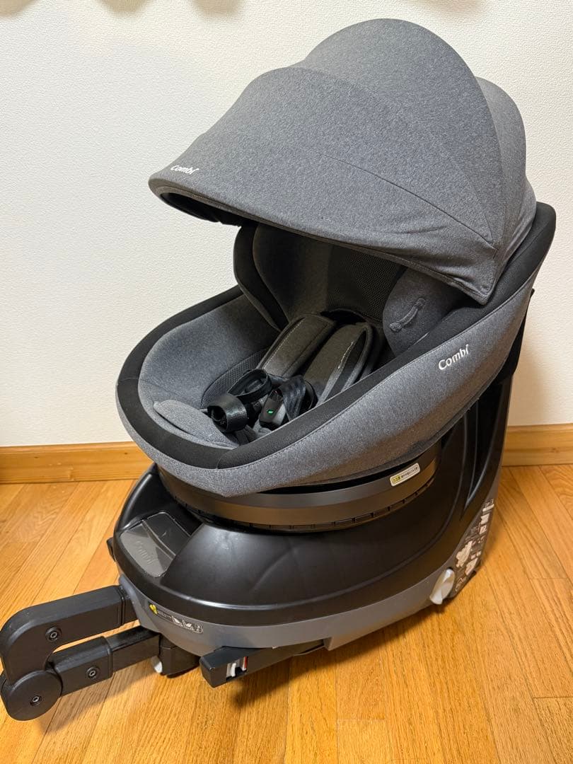 Combi クルムーヴスマート(ISOFIX)チャイルドシート(新生児〜)