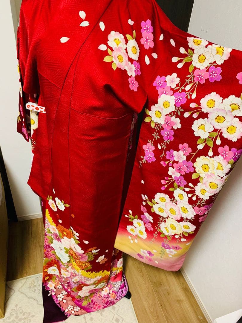華やかな赤い振袖フルセット　花柄　正絹　美品　成人式