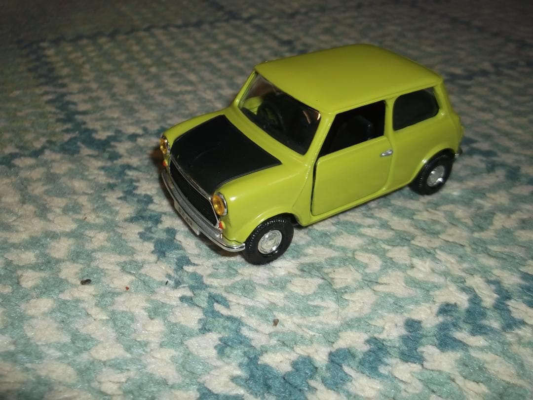 Mr. Bean ミニカー Corgi ライムグリーン