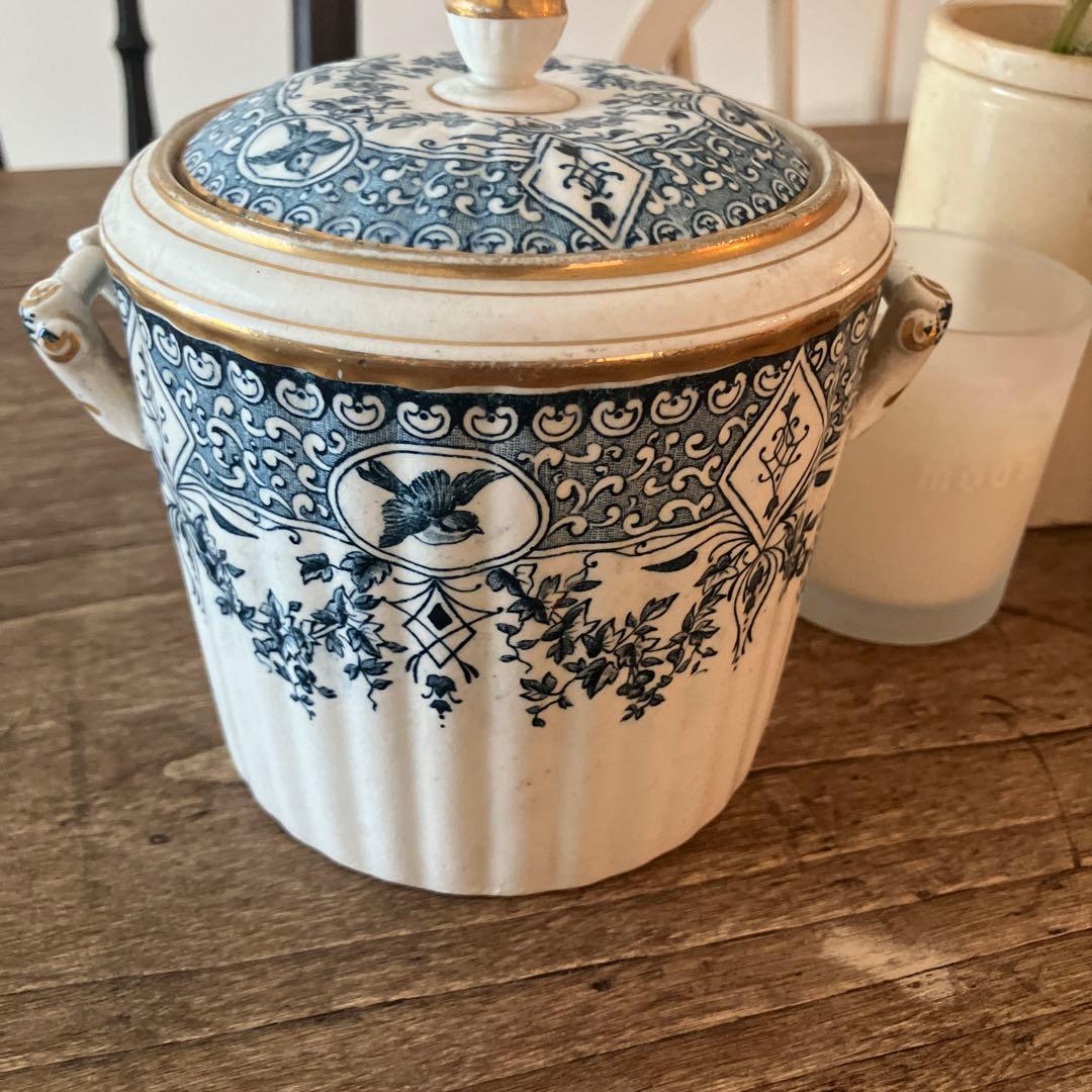 フランスアンティークの小物入れ