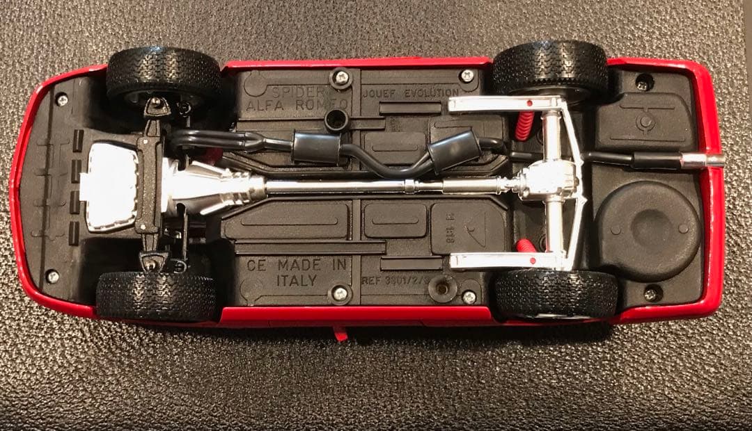 スーパーカー　アルファロメオ スパイダー 1/18 レッド 当時物 イタリア製