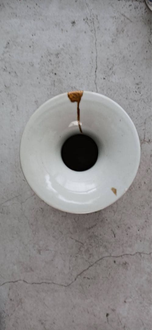 2体の価格 青白磁の花瓶 人物と風景の手描き絵