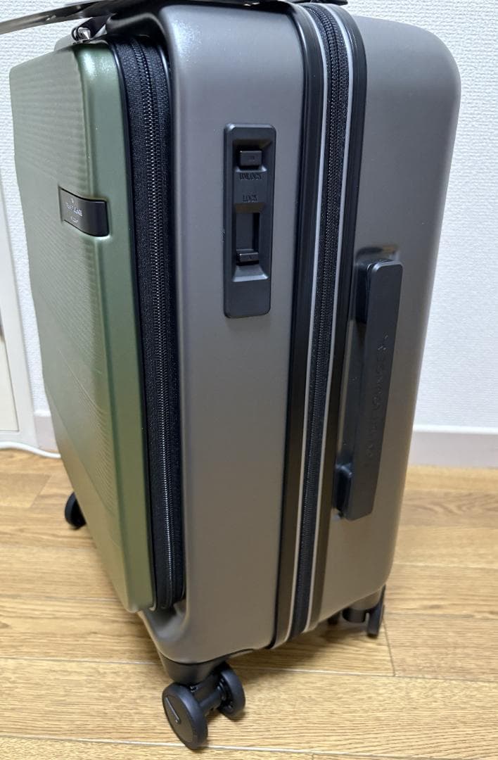 トランジットラウンジ・サックスバー株主優待 キャリーケース