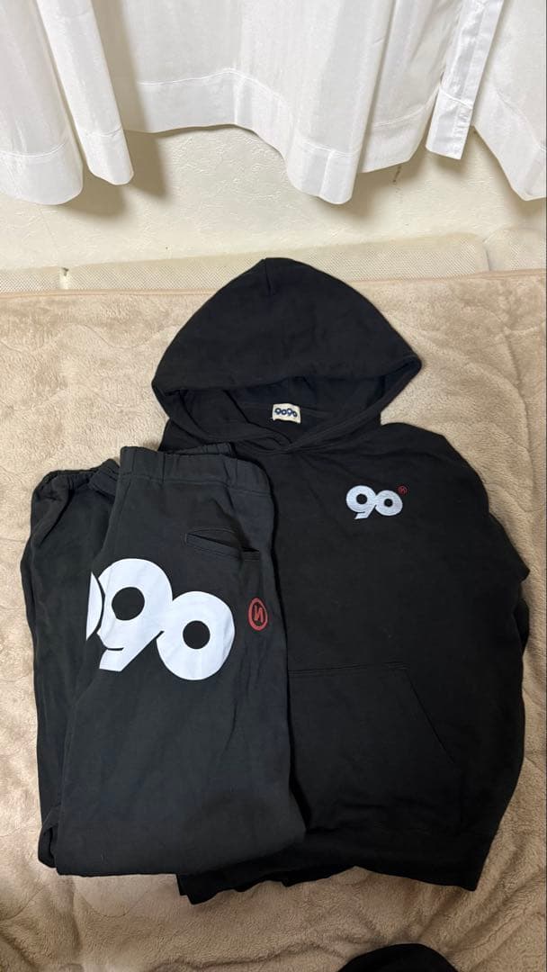 9090 ブラック パーカーとパンツセット