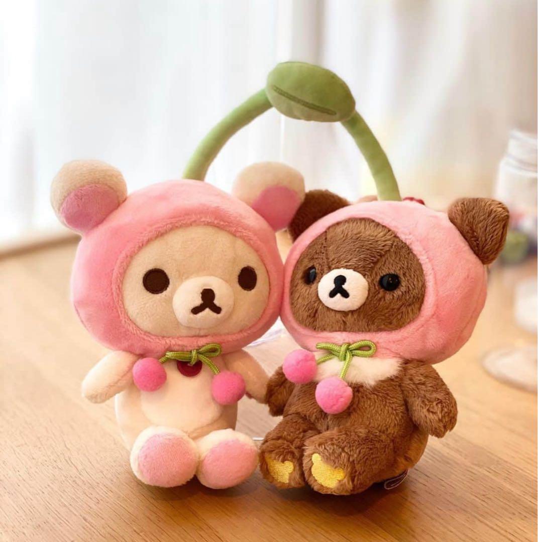 仲良くさくらんぼになった「コリラックマ」とチャイロイコグマ