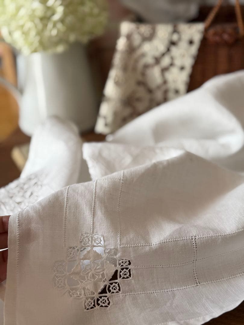 フランスアンティークஐ⋆*ホワイトリネンの素敵な刺繍クロスஐ⋆*