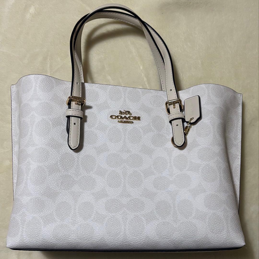 COACH コーチ　モリー25 シグネチャー　ホワイト