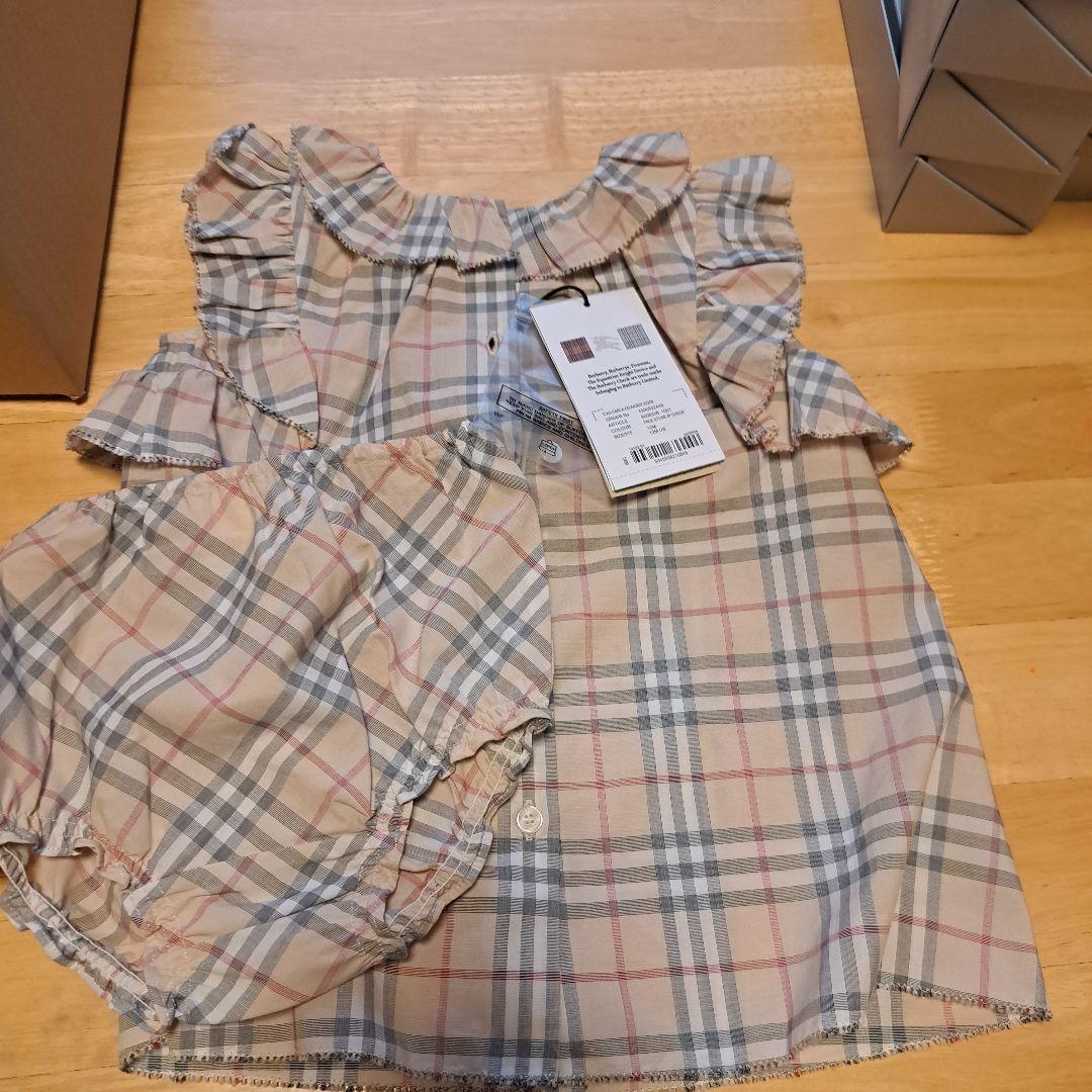 BURBERRYチルドレンノバチェックノースリーブ、パンツ