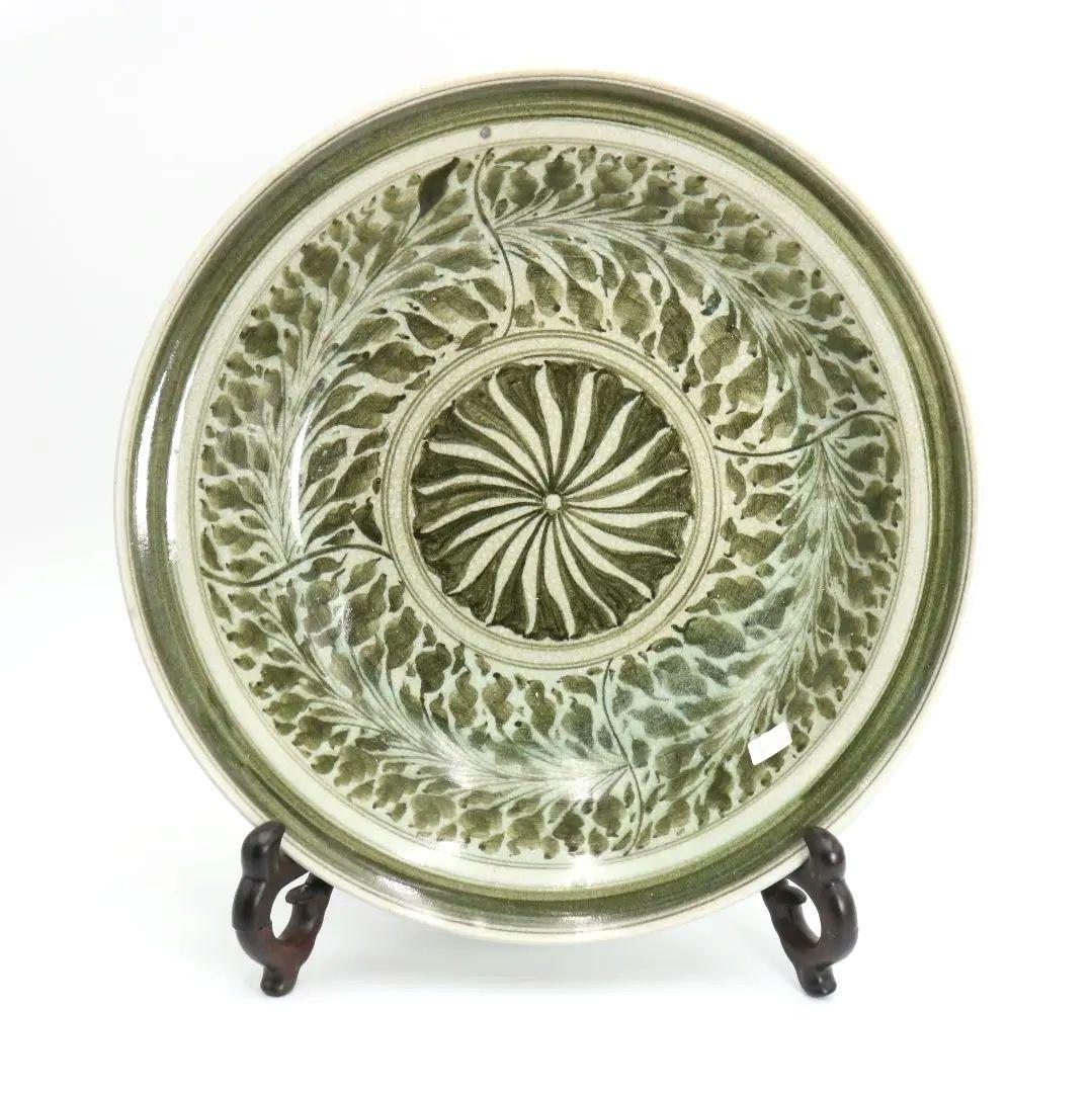 東南アジア美術 ミャンマー 鉄釉 葉文盤 飾皿 大皿 古玩　AN372