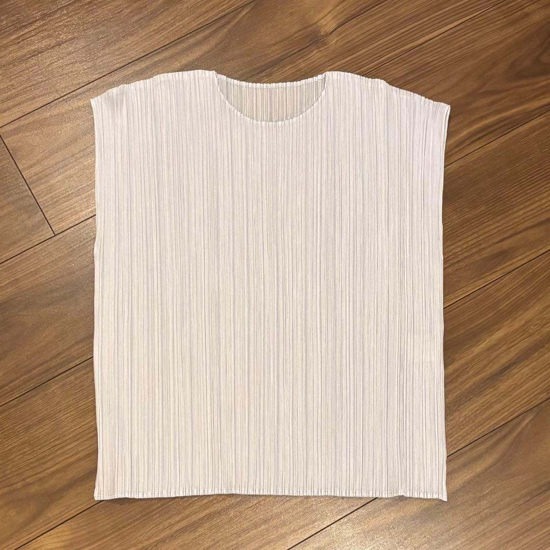 PLEATS PLEASE ISSEI MIYAKE ノースリーブカットソー