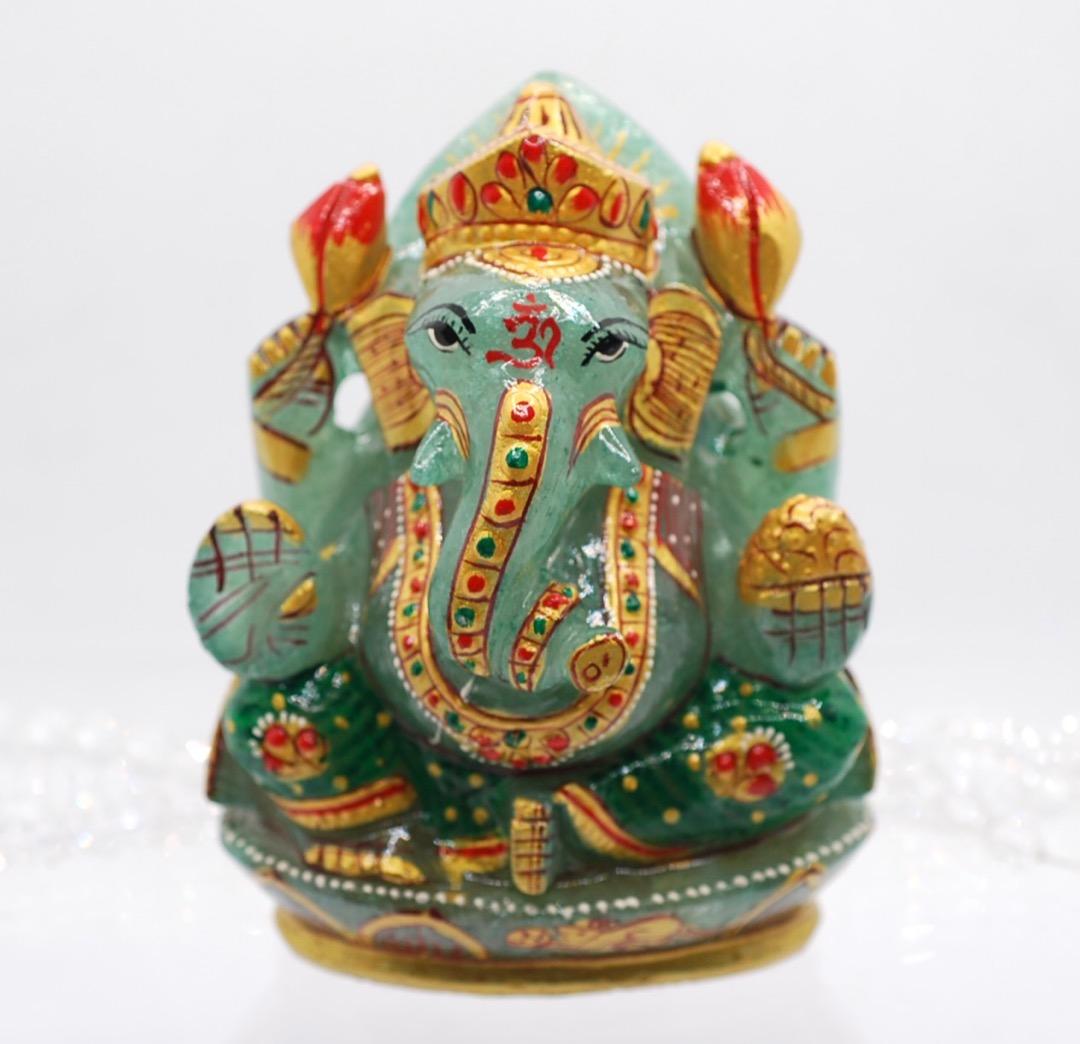 鼻がクルクルしたお鼻のグリーンガネーシャ神様