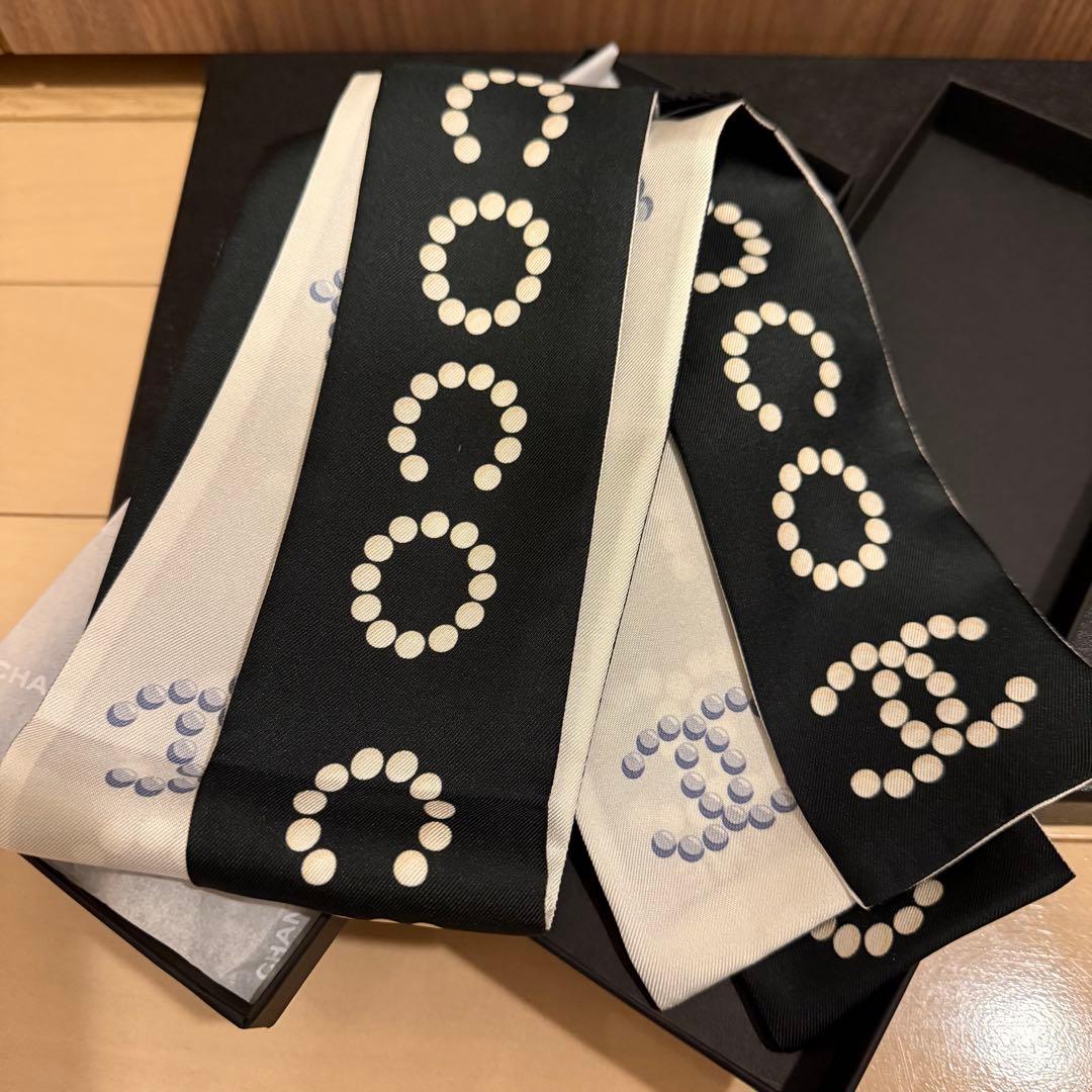 25C CHANELヘアバンド スカーフ シルク ブラック×ホワイト