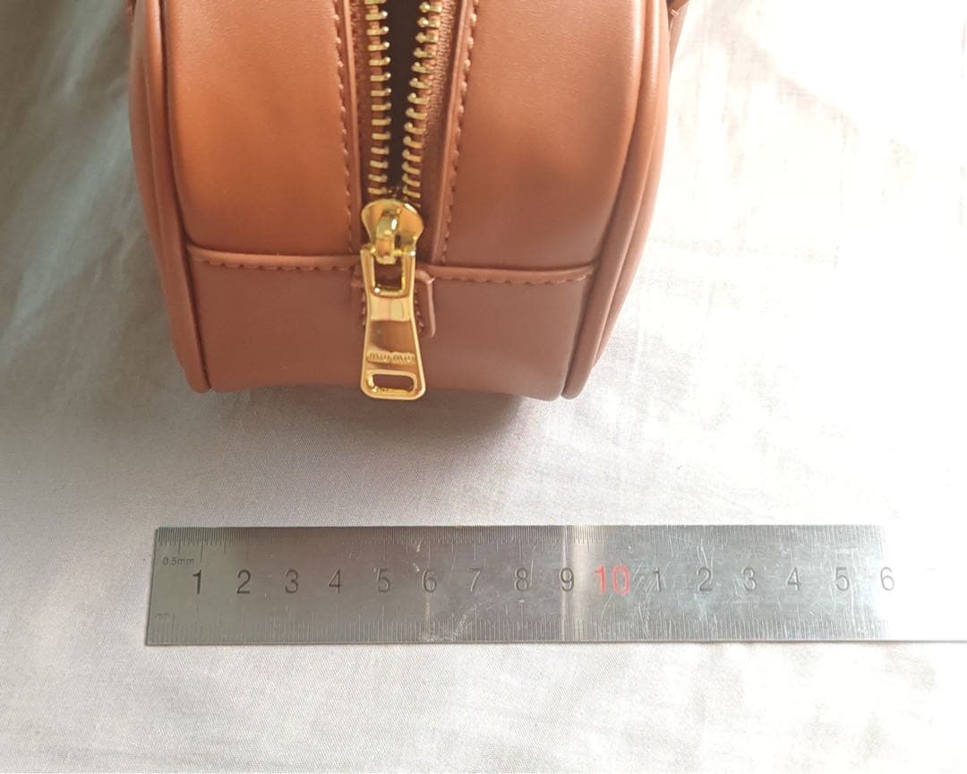 MIUMIU　キャラメル色ハンドバッグ　ショルダーバッグ　美品