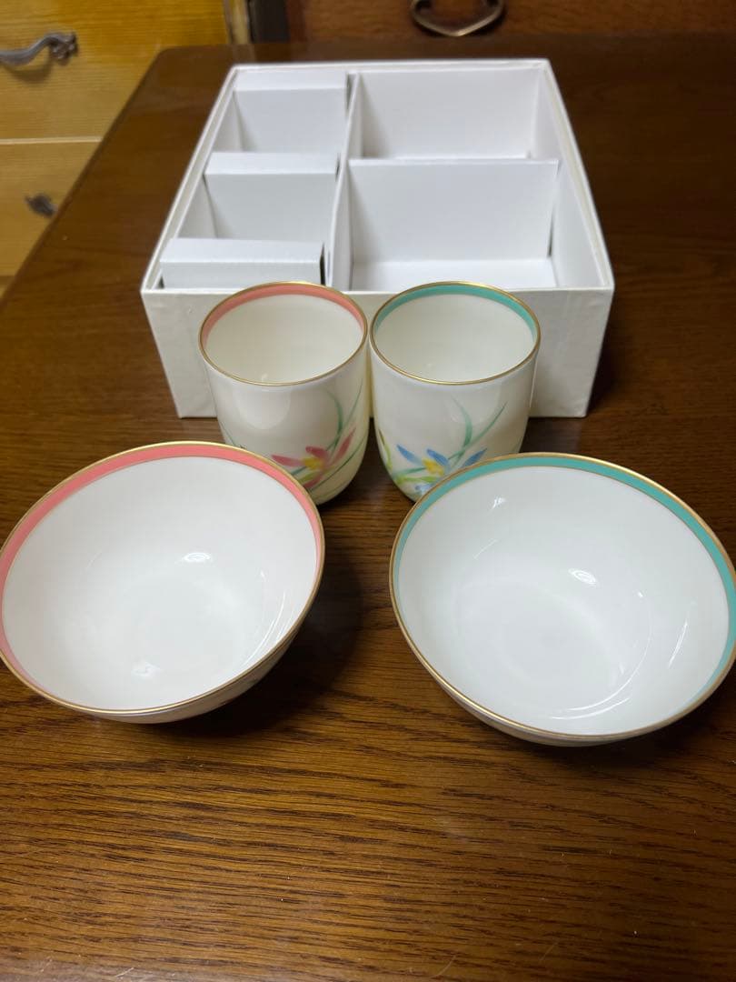 香蘭社　花柄陶器茶碗、湯呑みセット